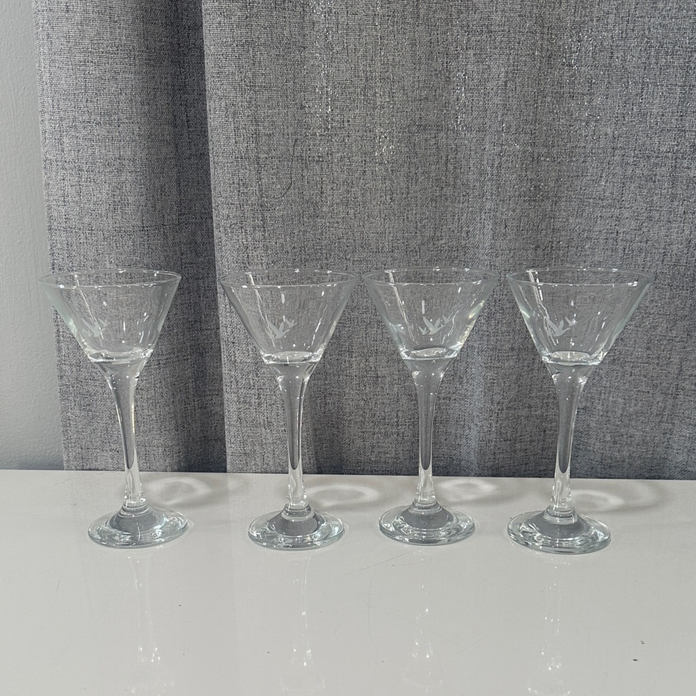 Grey goose, vodka, martini Crystal Clear Glass Martini Set of 4. NWOT